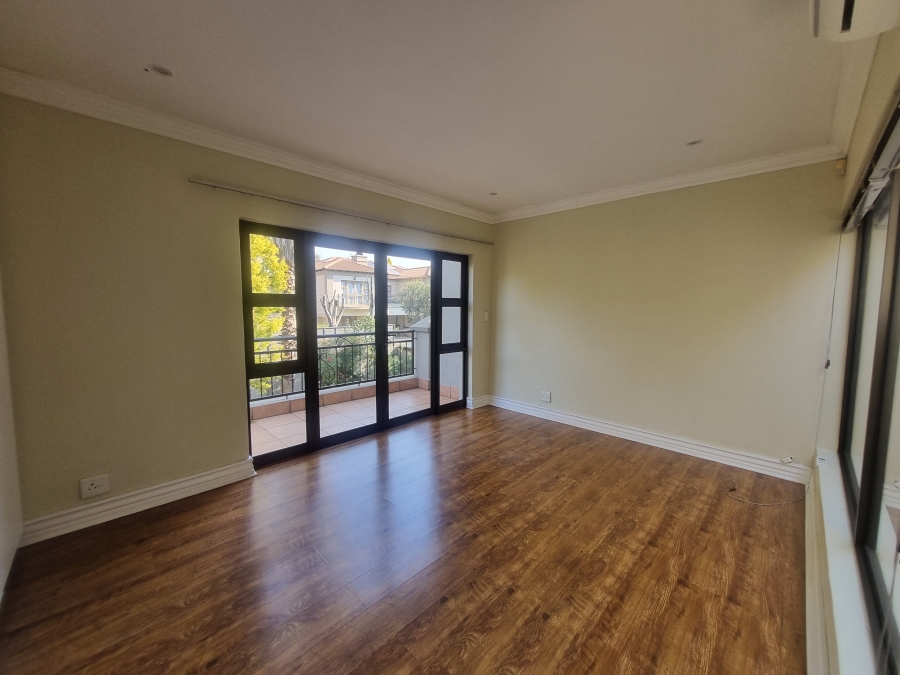 To Let 4 Bedroom Property for Rent in Silver Lakes Golf Estate Gauteng