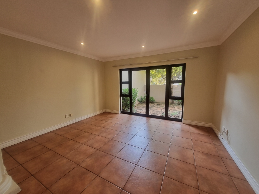 To Let 4 Bedroom Property for Rent in Silver Lakes Golf Estate Gauteng