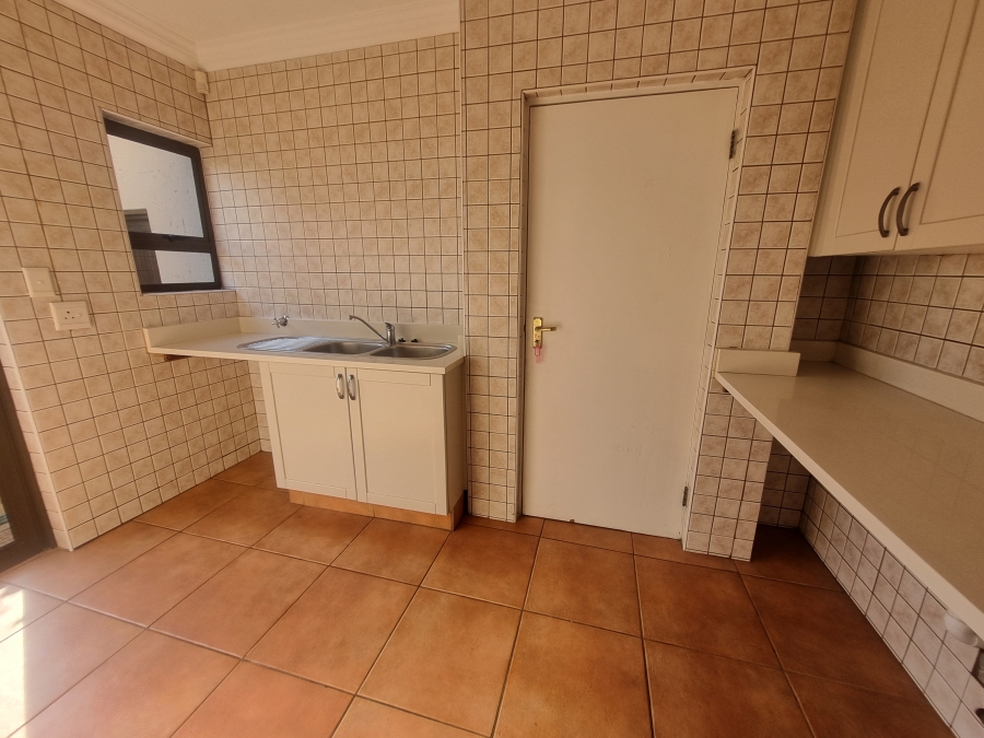 To Let 4 Bedroom Property for Rent in Silver Lakes Golf Estate Gauteng