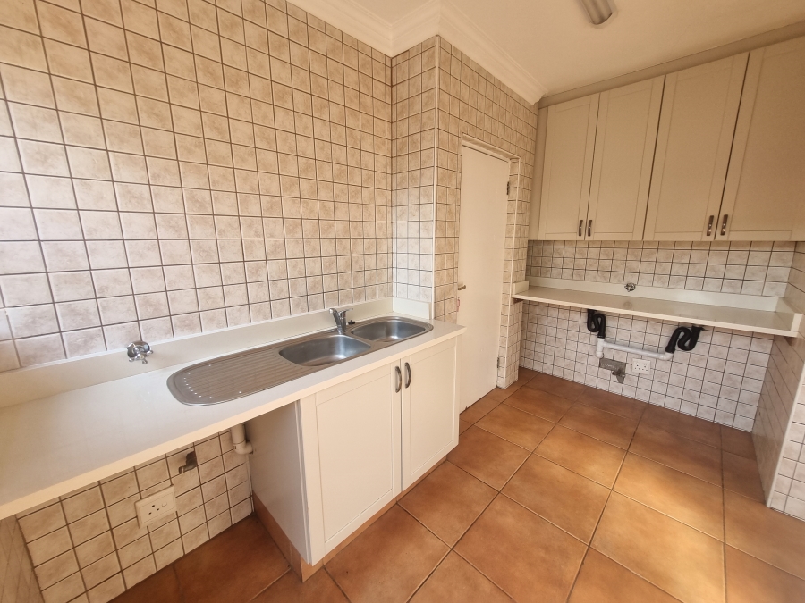 To Let 4 Bedroom Property for Rent in Silver Lakes Golf Estate Gauteng