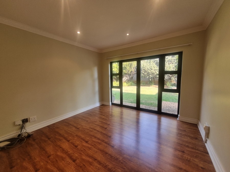 To Let 4 Bedroom Property for Rent in Silver Lakes Golf Estate Gauteng