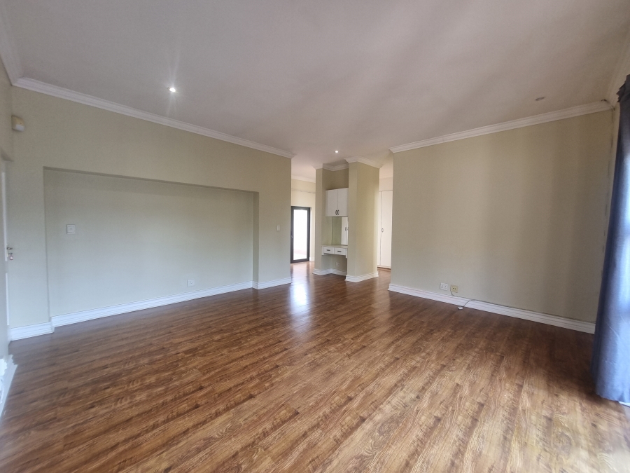 To Let 4 Bedroom Property for Rent in Silver Lakes Golf Estate Gauteng