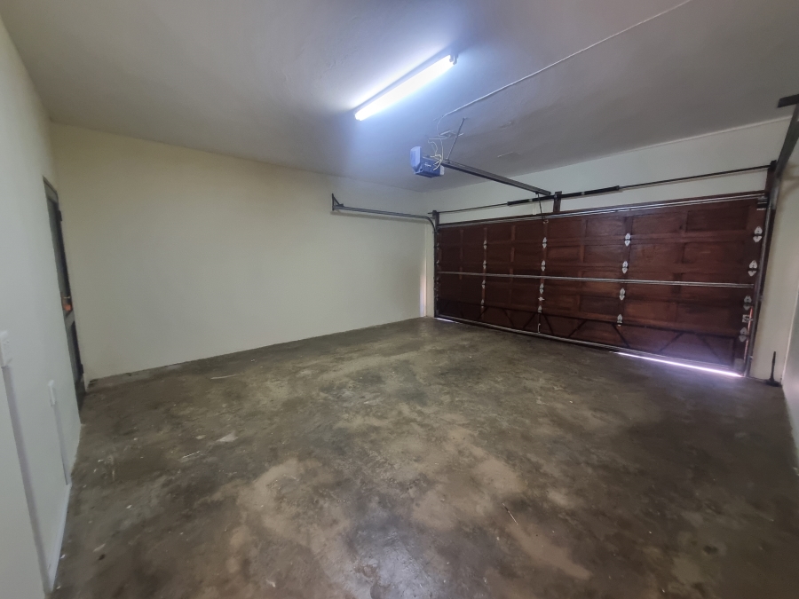 To Let 4 Bedroom Property for Rent in Silver Lakes Golf Estate Gauteng