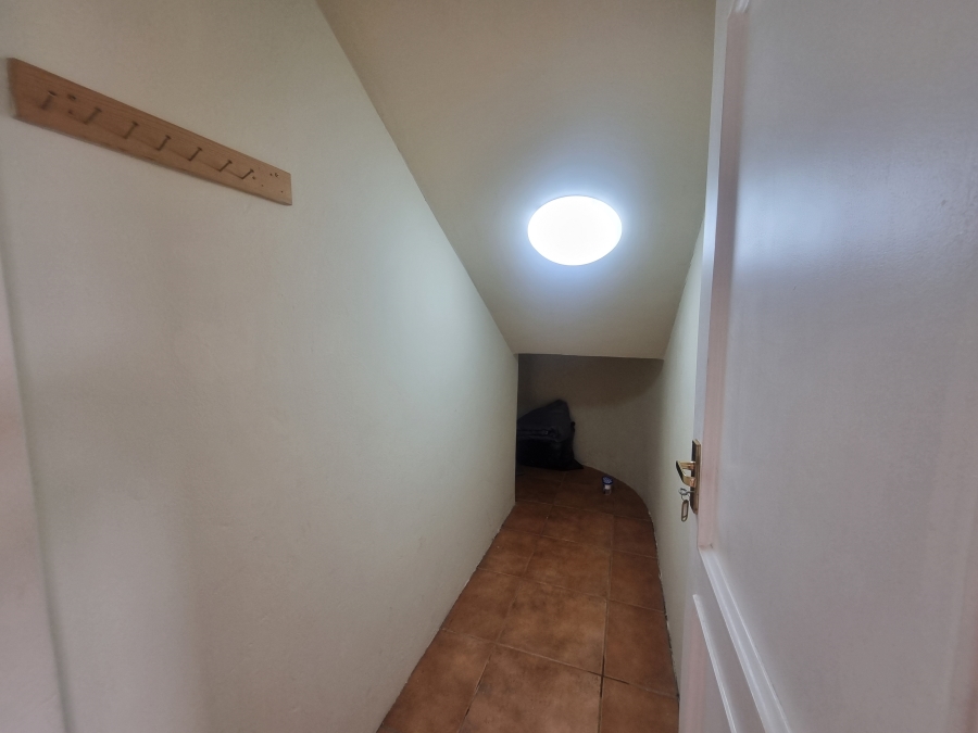 To Let 4 Bedroom Property for Rent in Silver Lakes Golf Estate Gauteng