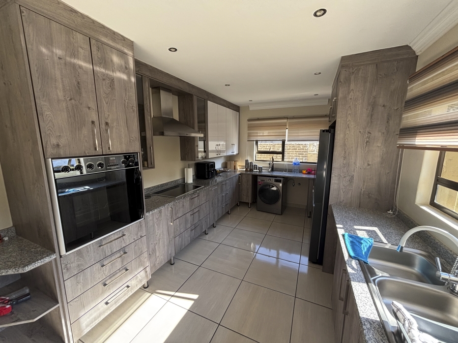 To Let 3 Bedroom Property for Rent in Sagewood Gauteng
