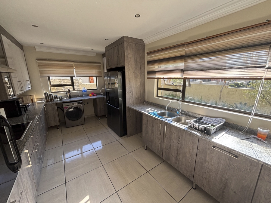 To Let 3 Bedroom Property for Rent in Sagewood Gauteng