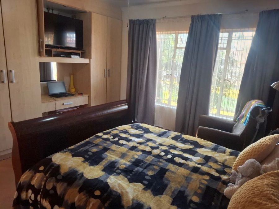 3 Bedroom Property for Sale in Westonaria Gauteng