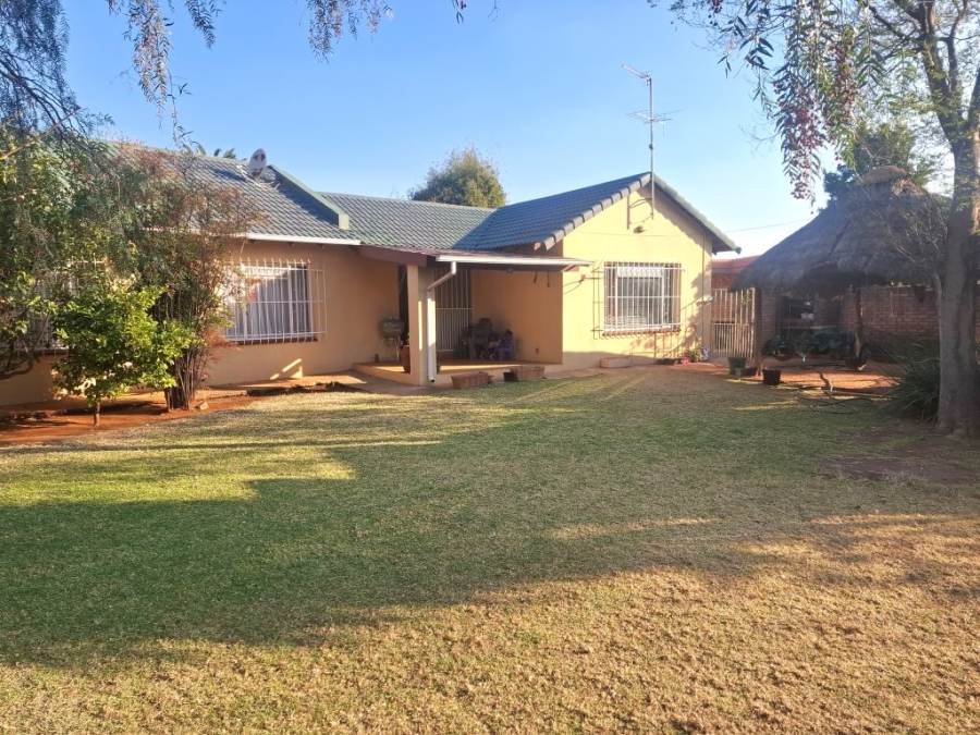 3 Bedroom Property for Sale in Westonaria Gauteng