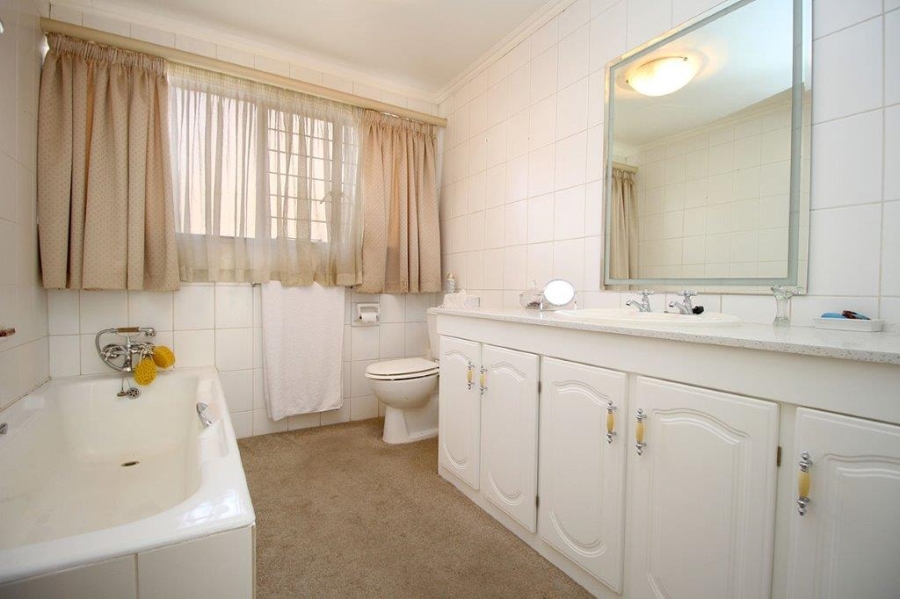 To Let 3 Bedroom Property for Rent in Hyde Park Gauteng