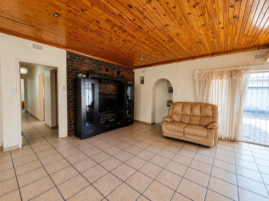 4 Bedroom Property for Sale in Three Rivers Gauteng
