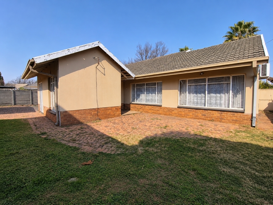 4 Bedroom Property for Sale in Three Rivers Gauteng