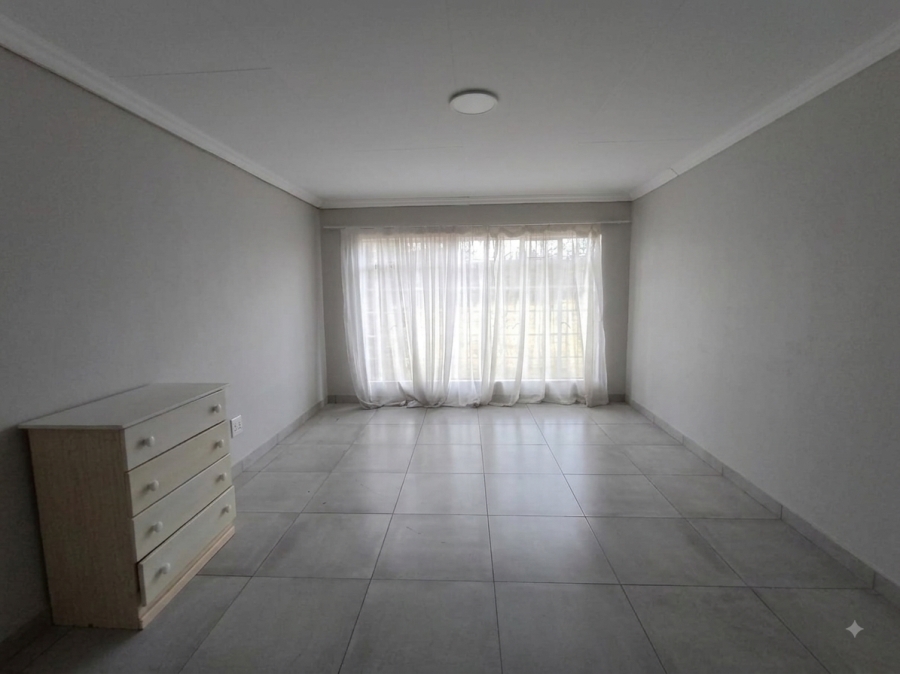 To Let 3 Bedroom Property for Rent in Boltonwold Gauteng