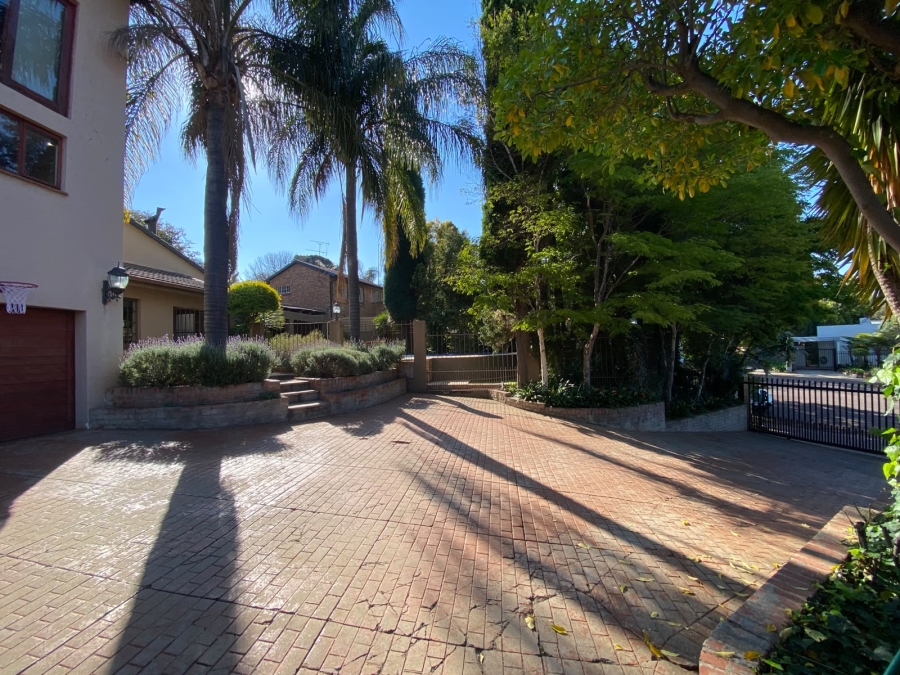 4 Bedroom Property for Sale in Erasmuskloof Gauteng