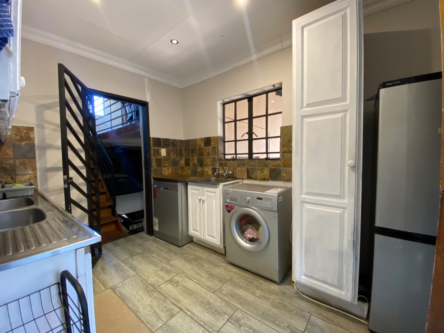 4 Bedroom Property for Sale in Erasmuskloof Gauteng