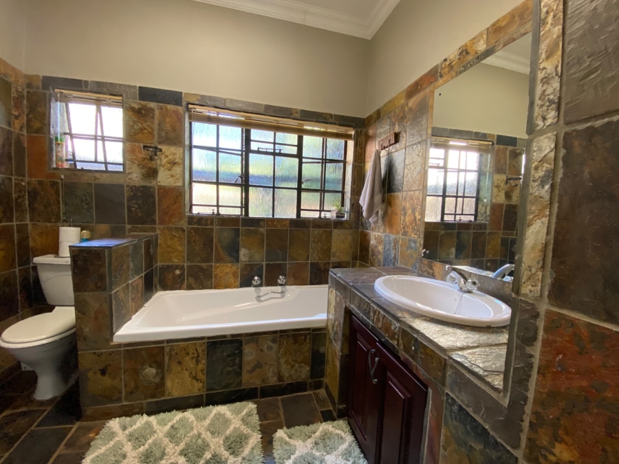 4 Bedroom Property for Sale in Erasmuskloof Gauteng