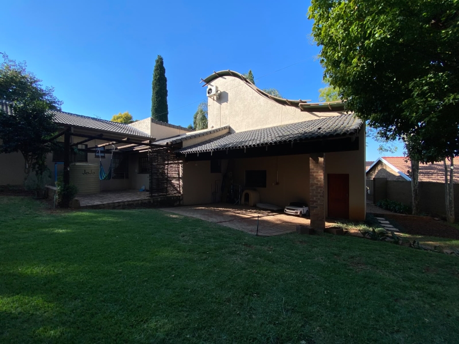 4 Bedroom Property for Sale in Erasmuskloof Gauteng