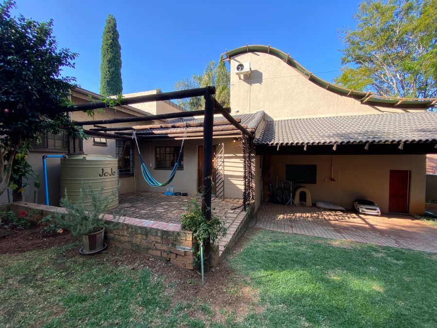 4 Bedroom Property for Sale in Erasmuskloof Gauteng