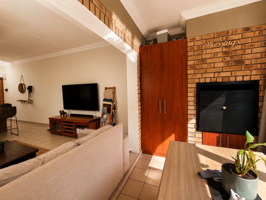 2 Bedroom Property for Sale in Ravenswood Gauteng