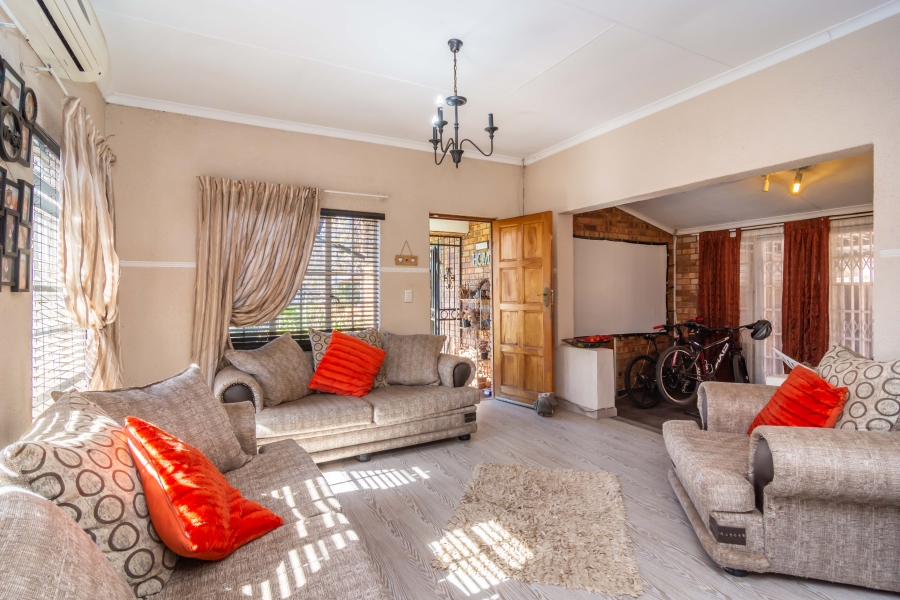 3 Bedroom Property for Sale in Helikonpark Gauteng