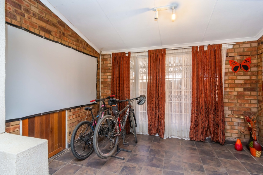 3 Bedroom Property for Sale in Helikonpark Gauteng