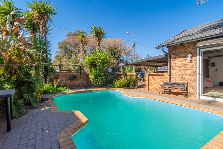 3 Bedroom Property for Sale in Helikonpark Gauteng