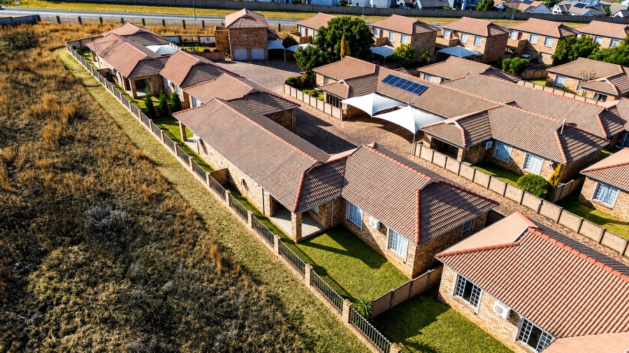 3 Bedroom Property for Sale in Kosmosdal Gauteng