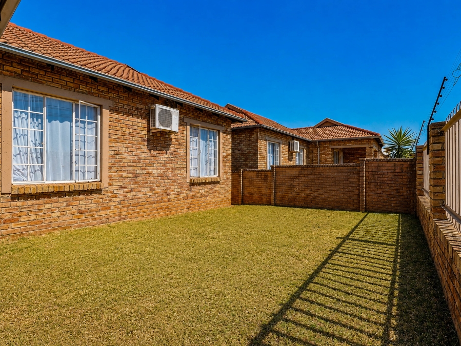 3 Bedroom Property for Sale in Kosmosdal Gauteng