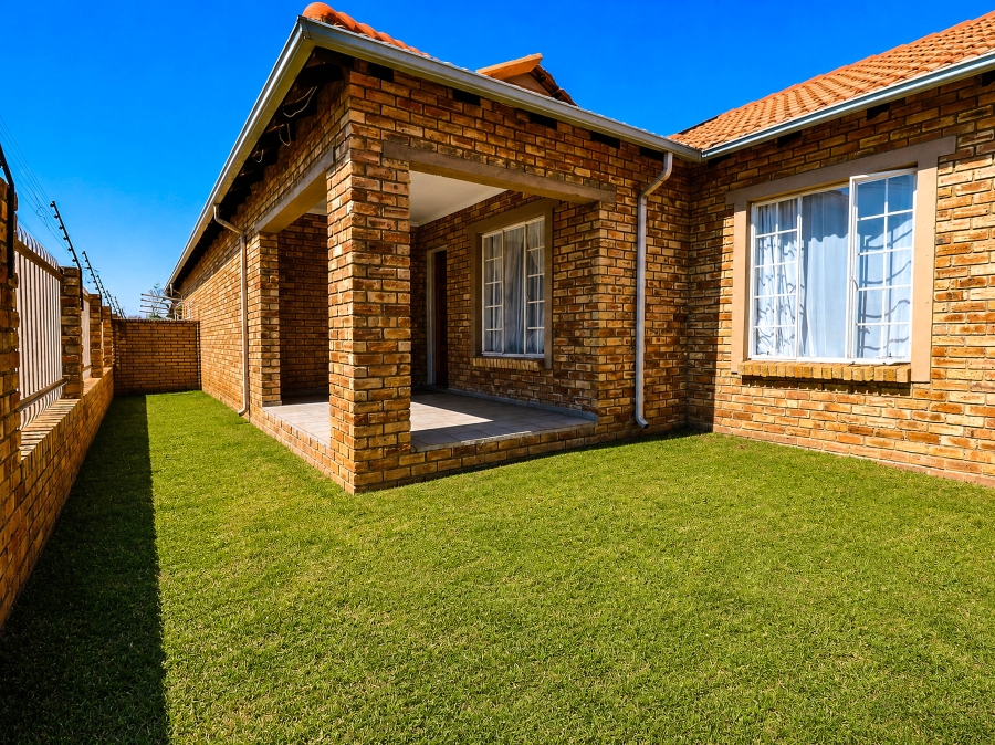 3 Bedroom Property for Sale in Kosmosdal Gauteng