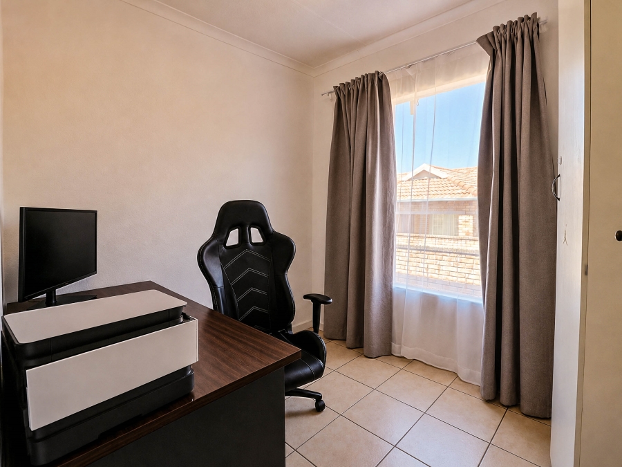 3 Bedroom Property for Sale in Kosmosdal Gauteng