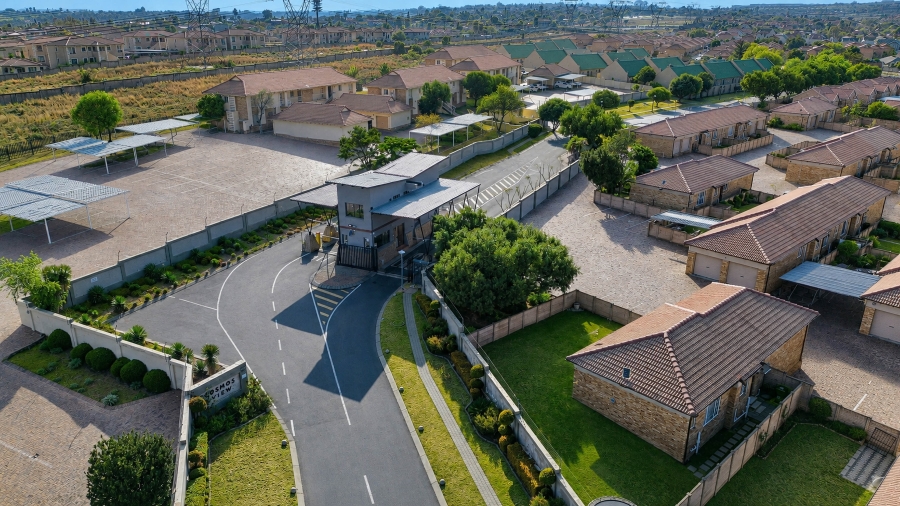 3 Bedroom Property for Sale in Kosmosdal Gauteng