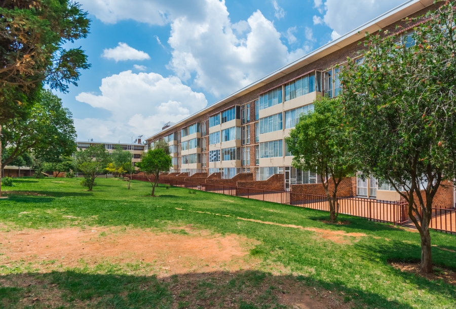 2 Bedroom Property for Sale in Florida Gauteng