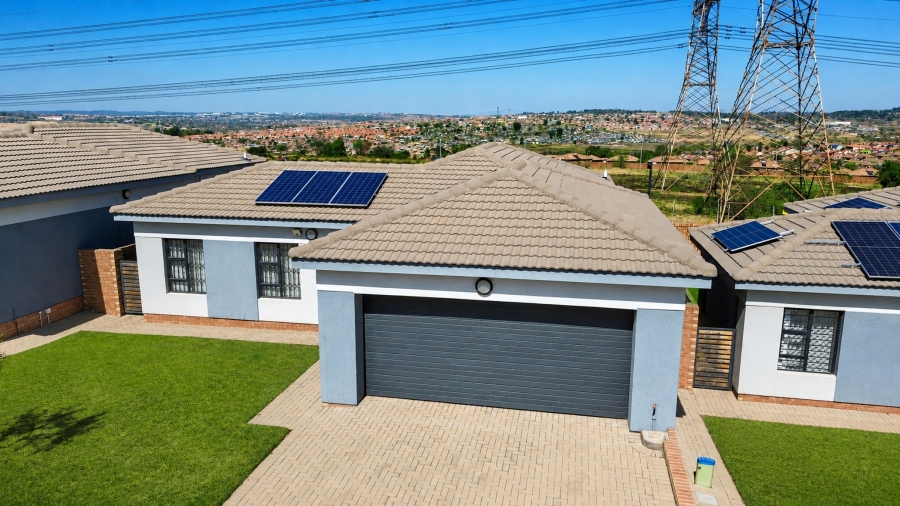 3 Bedroom Property for Sale in Thatchfield Estate Gauteng