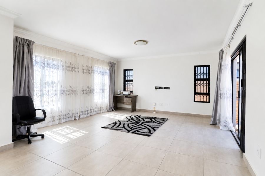3 Bedroom Property for Sale in Thatchfield Estate Gauteng