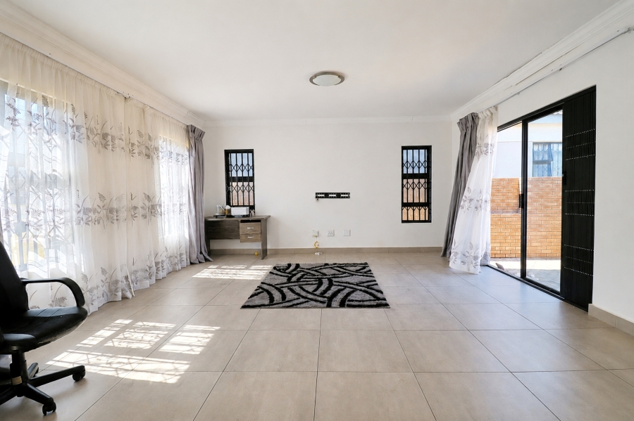 3 Bedroom Property for Sale in Thatchfield Estate Gauteng