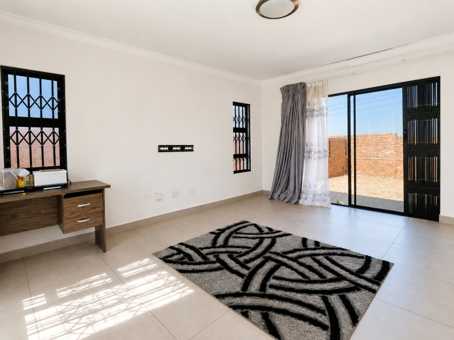 3 Bedroom Property for Sale in Thatchfield Estate Gauteng