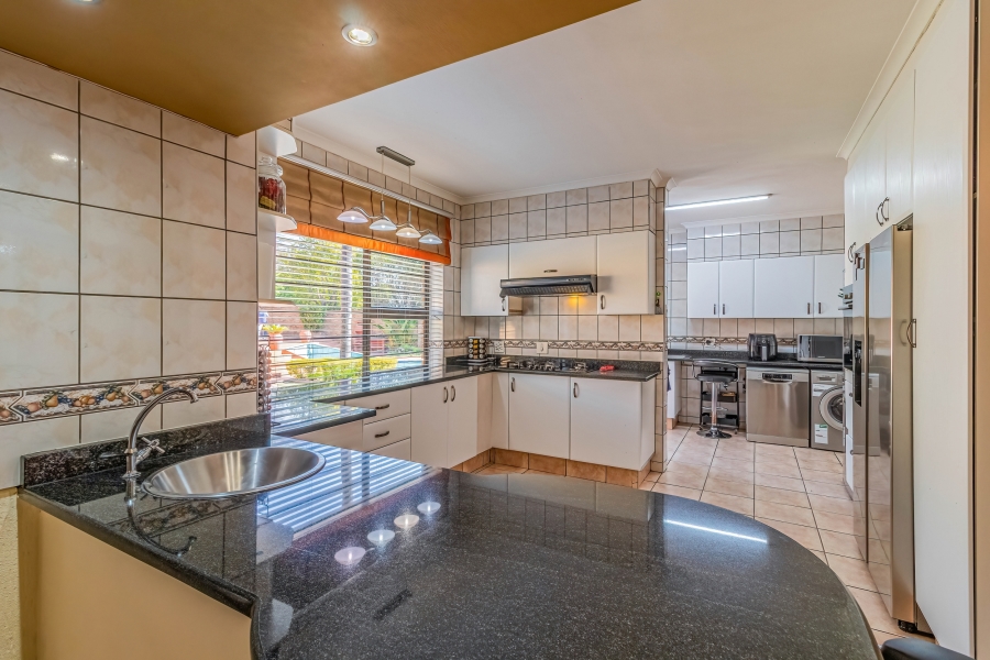 5 Bedroom Property for Sale in Bedfordview Gauteng