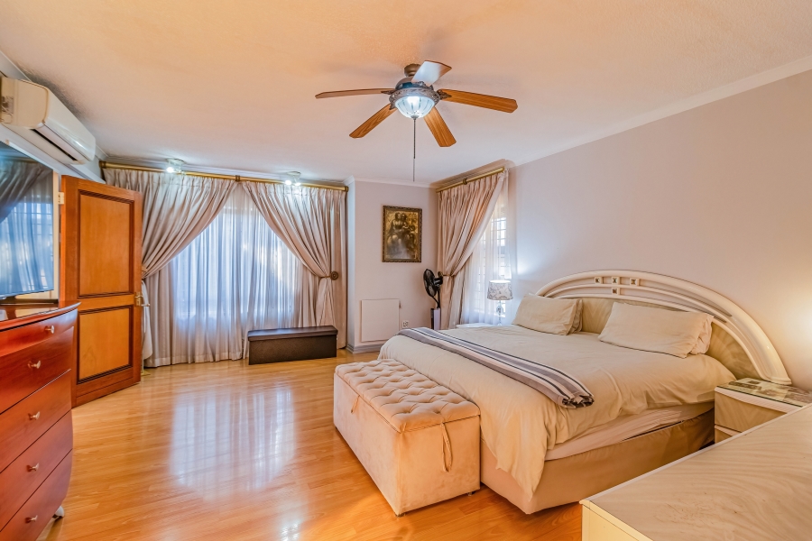 5 Bedroom Property for Sale in Bedfordview Gauteng