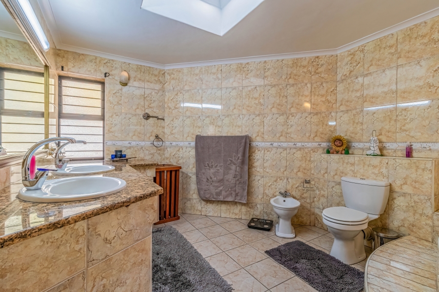 5 Bedroom Property for Sale in Bedfordview Gauteng