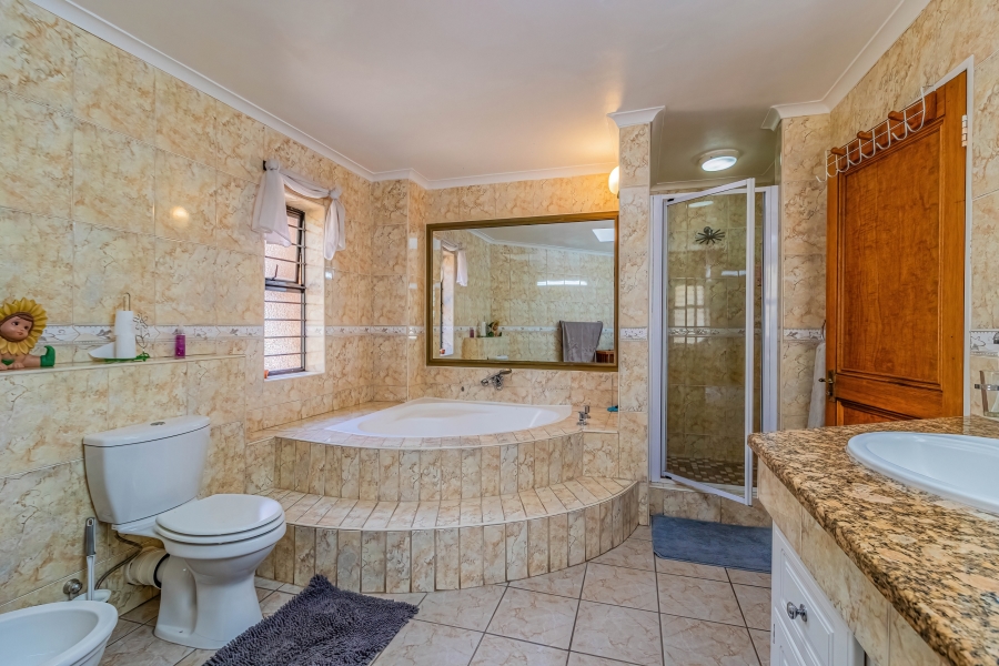5 Bedroom Property for Sale in Bedfordview Gauteng