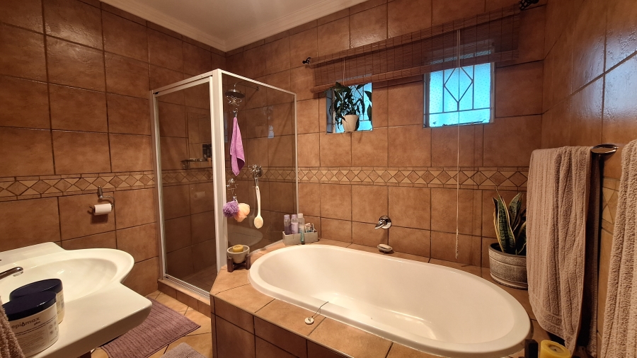 3 Bedroom Property for Sale in Vanderbijlpark SW 5 Gauteng