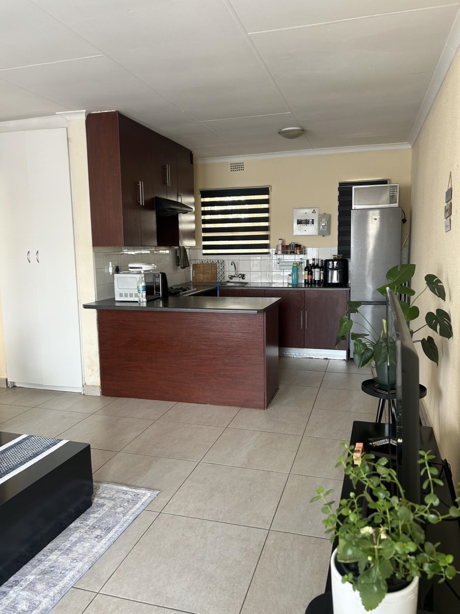 2 Bedroom Property for Sale in Vorna Valley Gauteng
