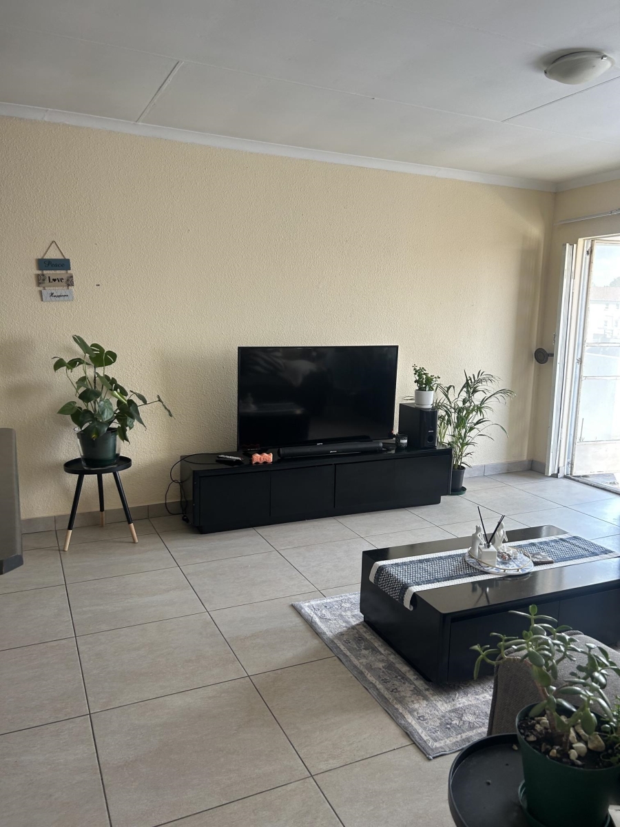 2 Bedroom Property for Sale in Vorna Valley Gauteng