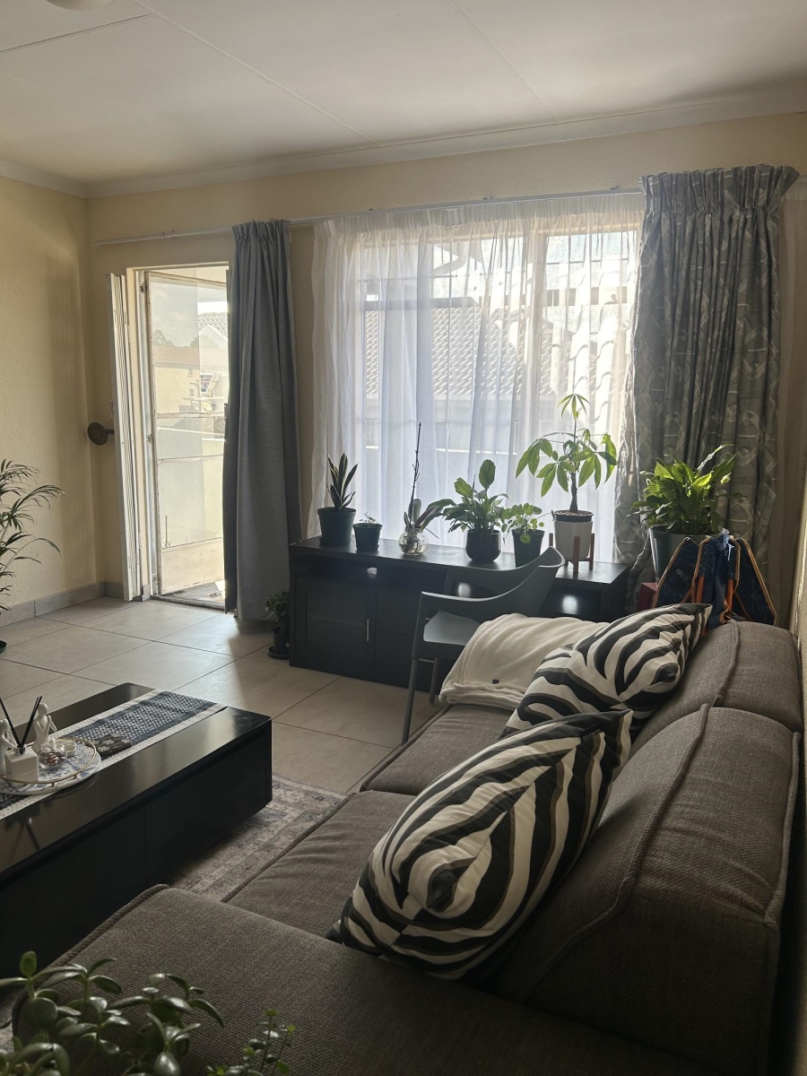 2 Bedroom Property for Sale in Vorna Valley Gauteng