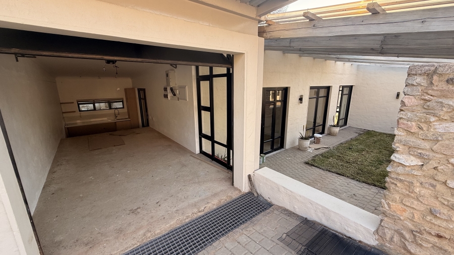 To Let 1 Bedroom Property for Rent in Bryanston Gauteng