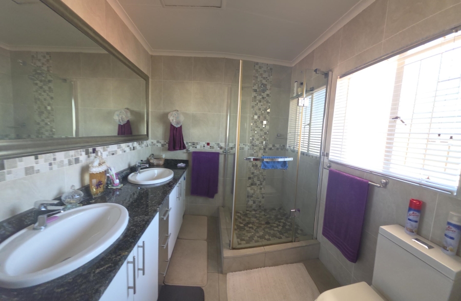 3 Bedroom Property for Sale in Misty Bay Gauteng
