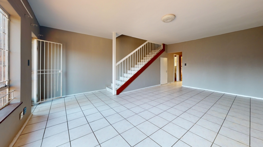 2 Bedroom Property for Sale in Dayanglen Gauteng