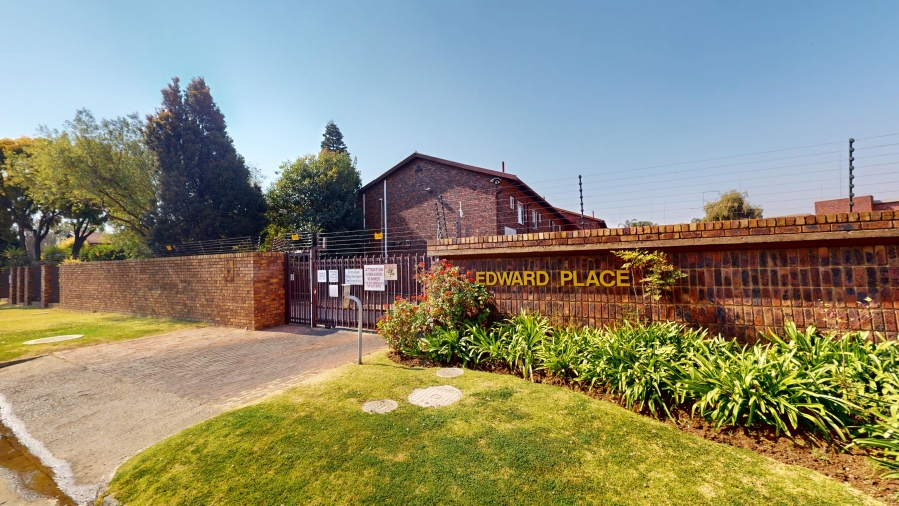2 Bedroom Property for Sale in Dayanglen Gauteng