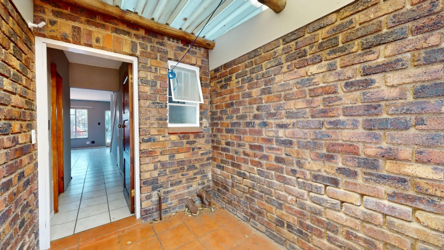 2 Bedroom Property for Sale in Dayanglen Gauteng