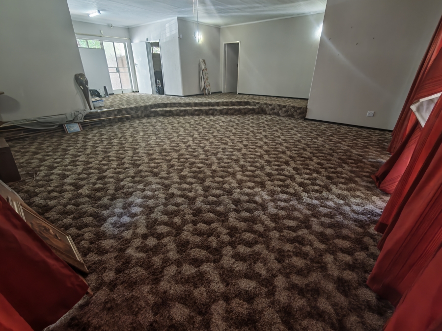 5 Bedroom Property for Sale in Pretoria North Gauteng