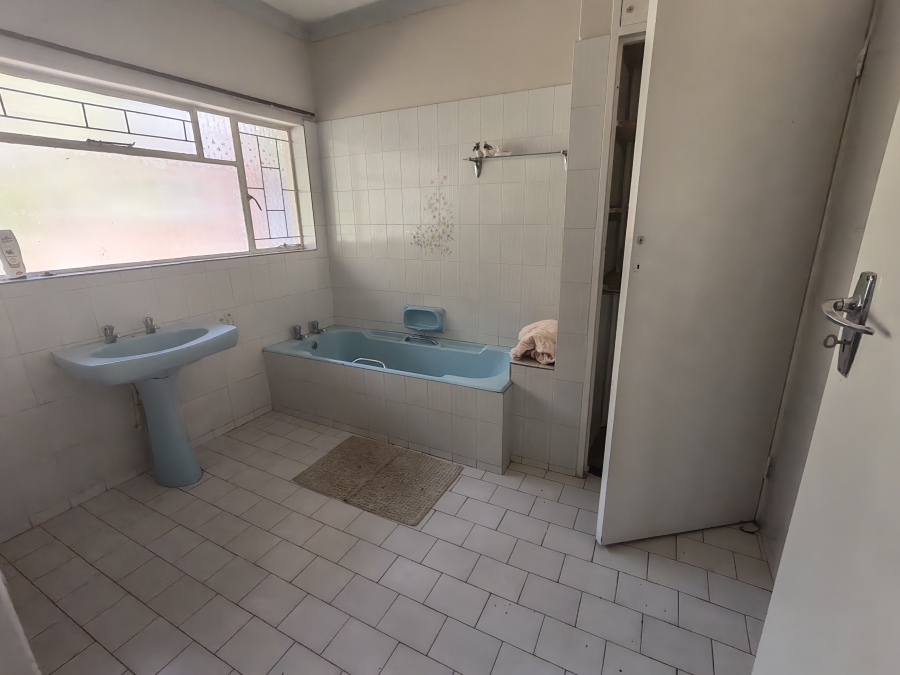 5 Bedroom Property for Sale in Pretoria North Gauteng